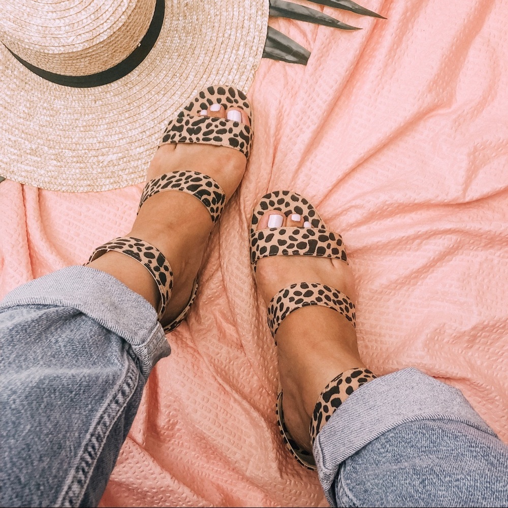 Sz 10 left! XOXO | Platform Sandals Cheetah - Picture 3 of 8